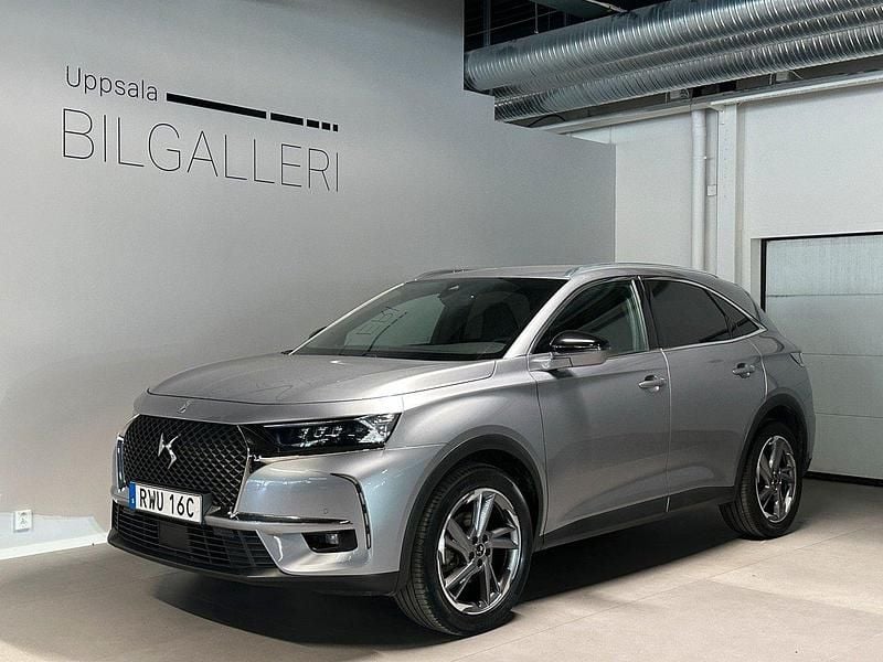 Grå Begagnad 2022 DS Automobiles DS7 Crossback Prestige SUV | 249 900 kr (Marknadspris) - Bild 1/4