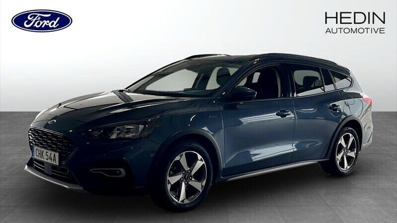 Blå (blue) Begagnad 2022 Ford Focus Active Kombi | 219 900 kr (Marknadspris) - Bild 1/4