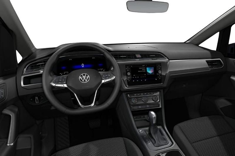 Ny VW Touran Edition 151 HK (111 kW) 2025 Minibuss