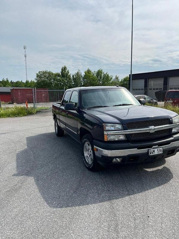 Blå Begagnad 2005 Chevrolet Silverado Sedan | 112 500 kr - Bild 1/4