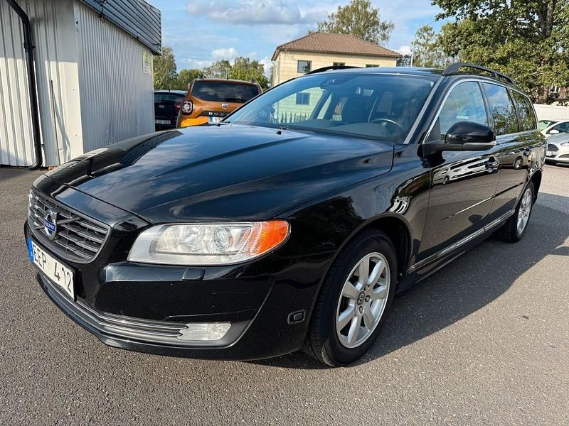Svart Begagnad 2014 Volvo V70 Momentum Kombi | 135 000 kr (Lite dyr) - Bild 1/4