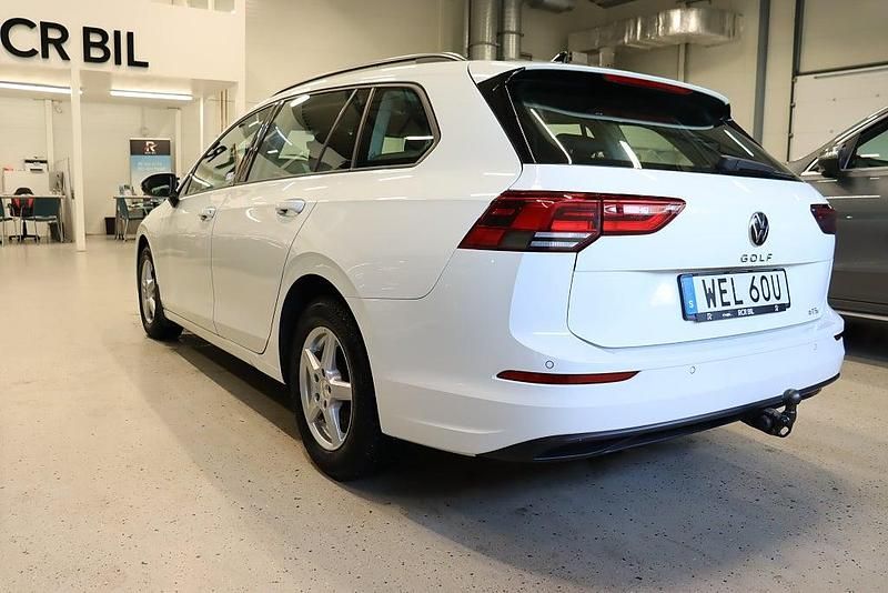 Begagnad VW Golf VIII 131 HK (96 kW) 2022 Vit Kombi