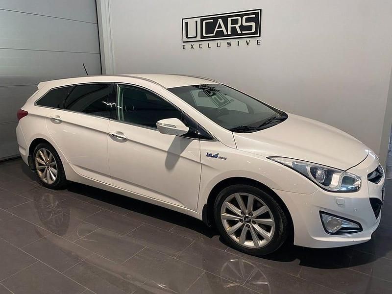 Vit Begagnad 2012 Hyundai i40 Kombi | 49 500 kr (Bra pris) - Bild 1/4