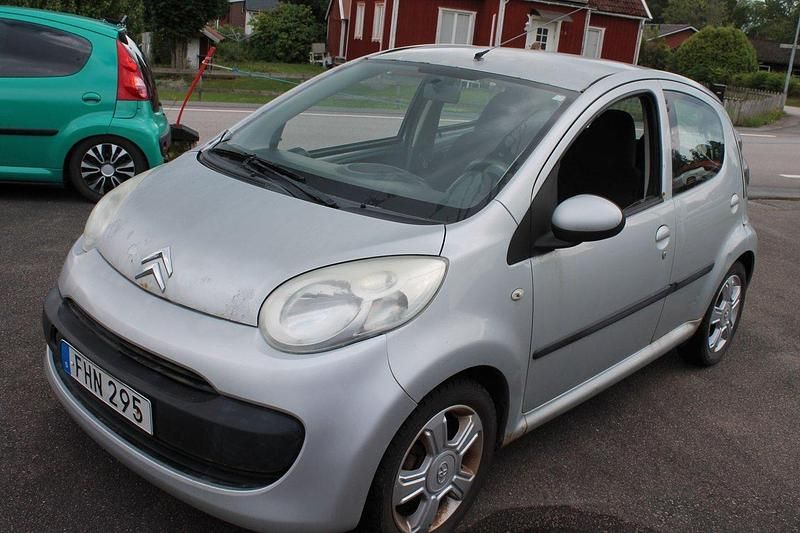 Silver Begagnad 2008 Citroën C1 Halvkombi | 14 900 kr (Marknadspris) - Bild 1/4