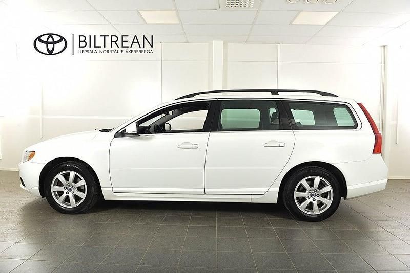 Begagnad Volvo V70 Momentum 163 HK (119 kW) 2012 Vit Kombi
