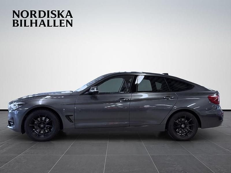 Begagnad BMW 330 Sport Line 258 HK (189 kW) 2018 Grå Sedan
