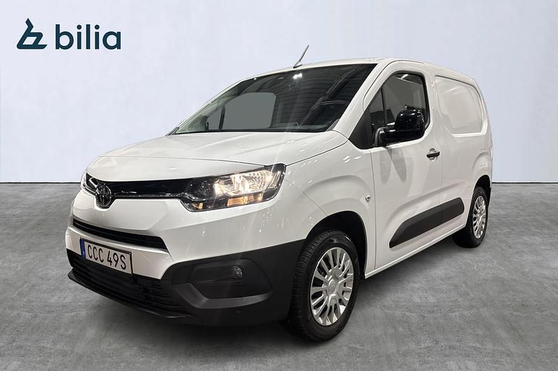 Vit Begagnad 2024 Toyota Proace City City Minibuss | 299 000 kr (Bra pris) - Bild 1/4
