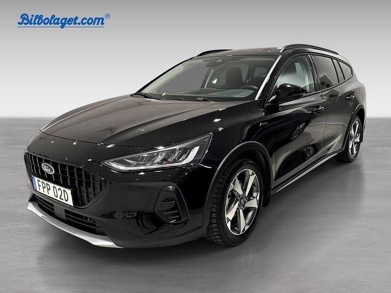 Svart Begagnad 2024 Ford Focus Active Kombi | 289 000 kr (Marknadspris) - Bild 1/4