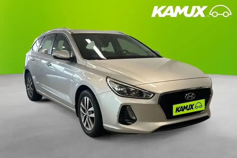 Silver/grå Begagnad 2018 Hyundai i30 Comfort Kombi | 149 600 kr (Marknadspris) - Bild 1/4