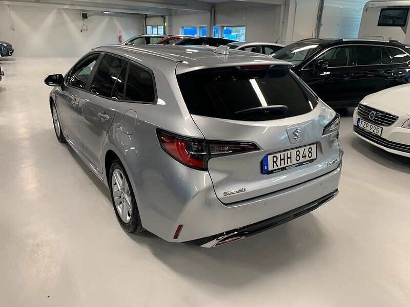 Begagnad Suzuki Swace 98 HK (72 kW) 2023 Grå Kombi