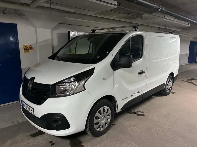 Begagnad 2017 Renault Trafic Minibuss | 109 000 kr (Superpris) - Bild 1/4