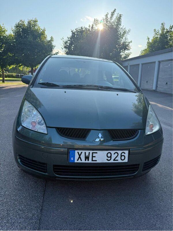 Grön Begagnad 2006 Mitsubishi Colt Halvkombi | 15 500 kr (Marknadspris) - Bild 1/4