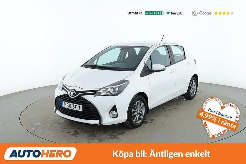 Vit Begagnad 2015 Toyota Yaris Active Halvkombi | 102 000 kr (Marknadspris) - Bild 1/4