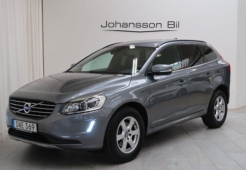 Grå Begagnad 2016 Volvo XC60 Momentum SUV | 189 900 kr (Marknadspris) - Bild 1/4