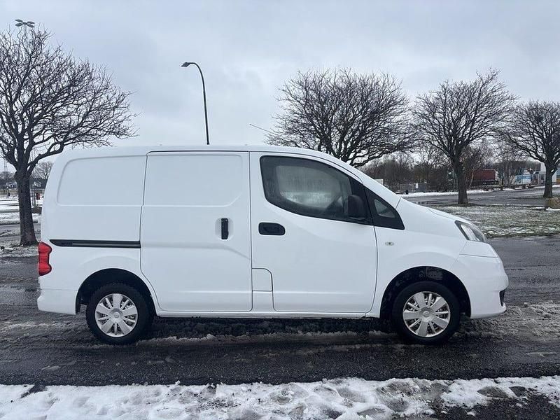 Begagnad Nissan NV200 90 HK (66 kW) 2016 Vit Minibuss