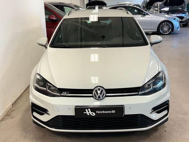 Begagnad VW Golf VII GT 150 HK (110 kW) 2018 Vit Kombi
