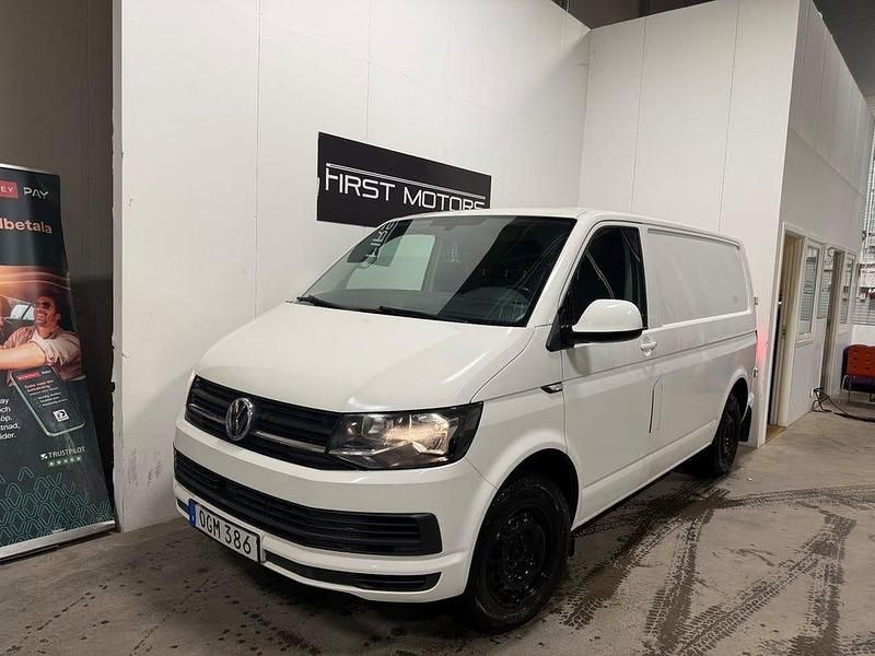 Vit Begagnad 2017 VW T6 Van | 129 900 kr (Bra pris) - Bild 1/4