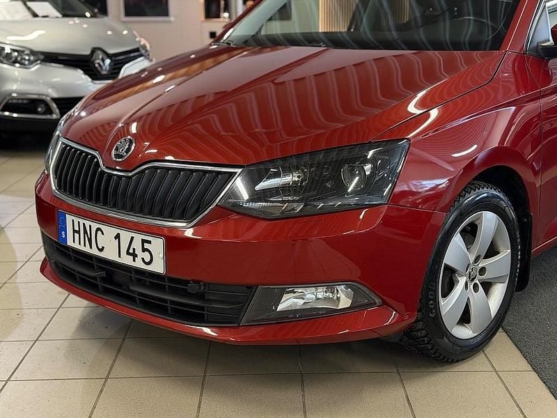 Begagnad Skoda Fabia Elegance 90 HK (66 kW) 2015 Röd Halvkombi