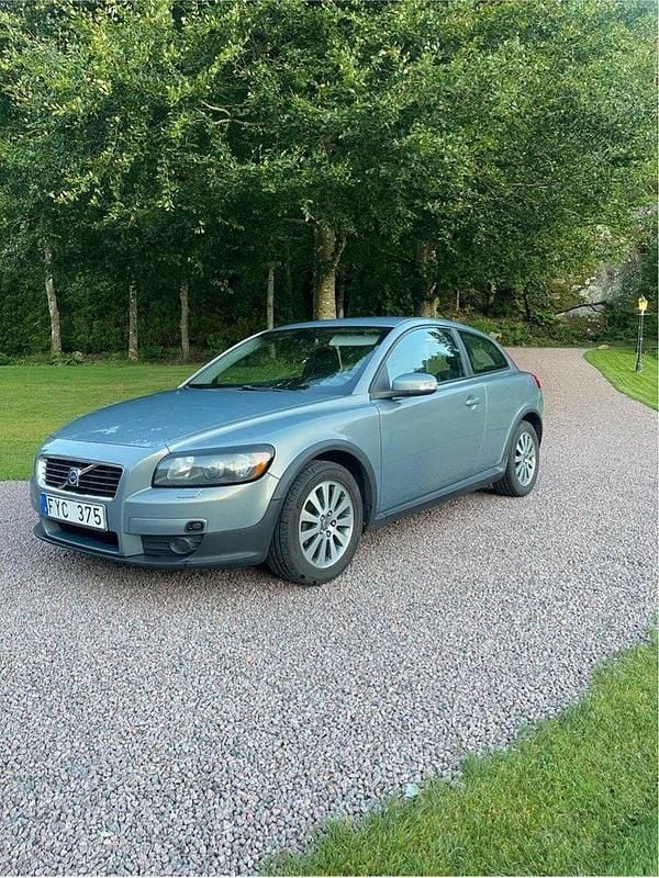 Blå Begagnad 2008 Volvo C30 Halvkombi | 39 000 kr (Marknadspris) - Bild 1/4