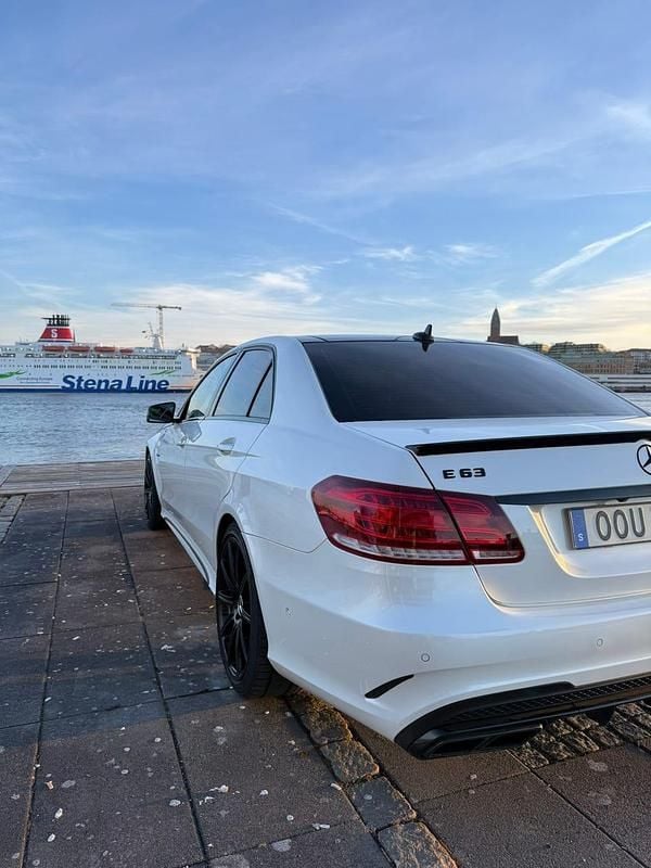 Begagnad Mercedes E63 AMG AMG 585 HK (430 kW) 2014 Pärlemovit