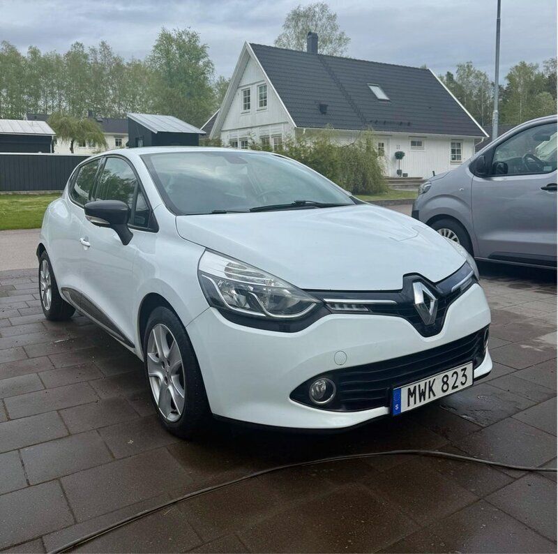 Vit Begagnad 2016 Renault Clio IV Halvkombi | 65 900 kr (Marknadspris) - Bild 1/3