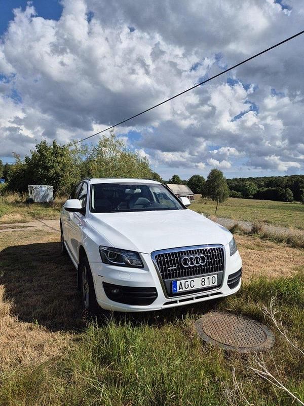 Vit Begagnad 2011 Audi Q5 Design SUV | 90 000 kr (Lite dyr) - Bild 1/4