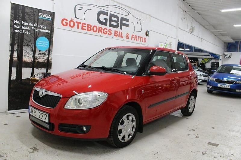 Röd Begagnad 2007 Skoda Fabia Halvkombi | 34 900 kr (Dyr) - Bild 1/3