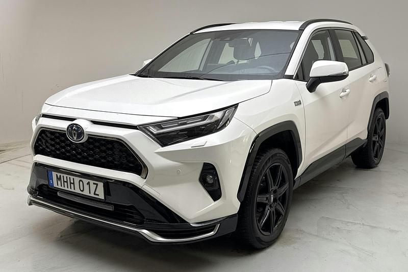 Begagnad Toyota RAV4 Active 306 HK (225 kW) 2023 Vit SUV
