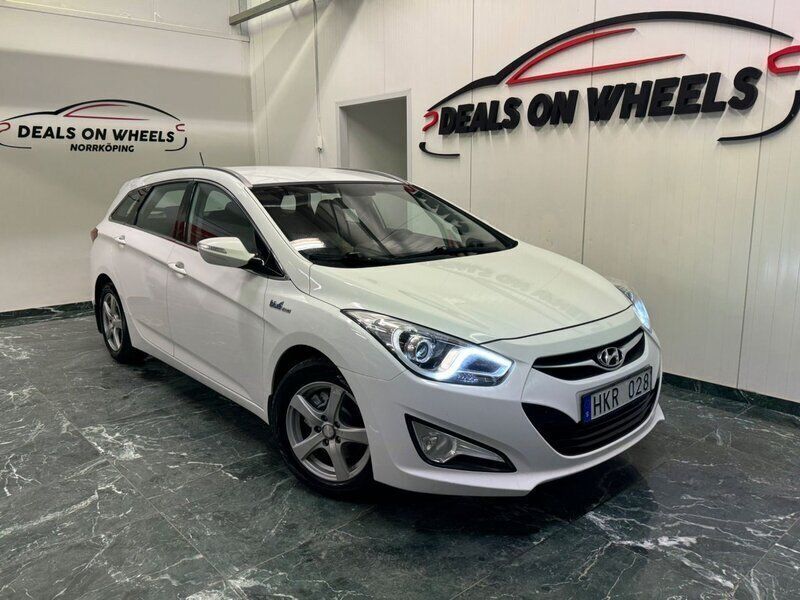 Vit Begagnad 2012 Hyundai i40 Select Kombi | 54 900 kr (Marknadspris) - Bild 1/4