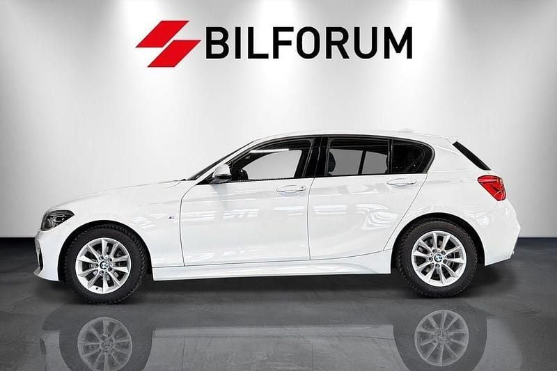 Begagnad BMW 118 M Sport 150 HK (110 kW) 2018 Vit Halvkombi