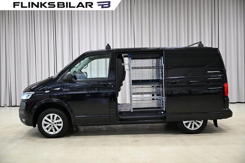 Begagnad VW T6.1 150 HK (110 kW) 2021 Svart (deep black pärleffekt) Van