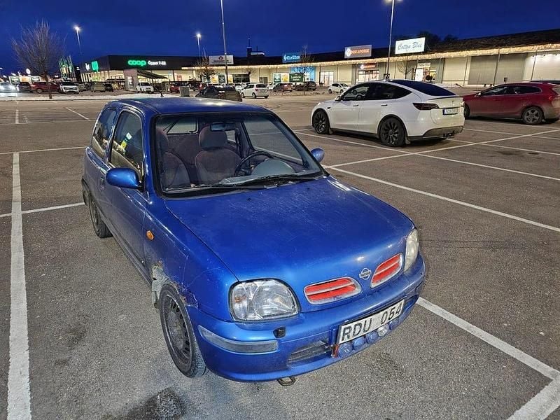 Begagnad 2000 Nissan Micra Halvkombi | 8 000 kr (Marknadspris) - Bild 1/4