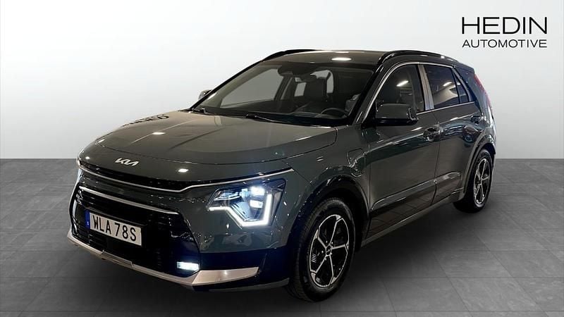 Grön (green) Begagnad 2022 Kia Niro Advance SUV | 319 900 kr (Lite dyr) - Bild 1/4