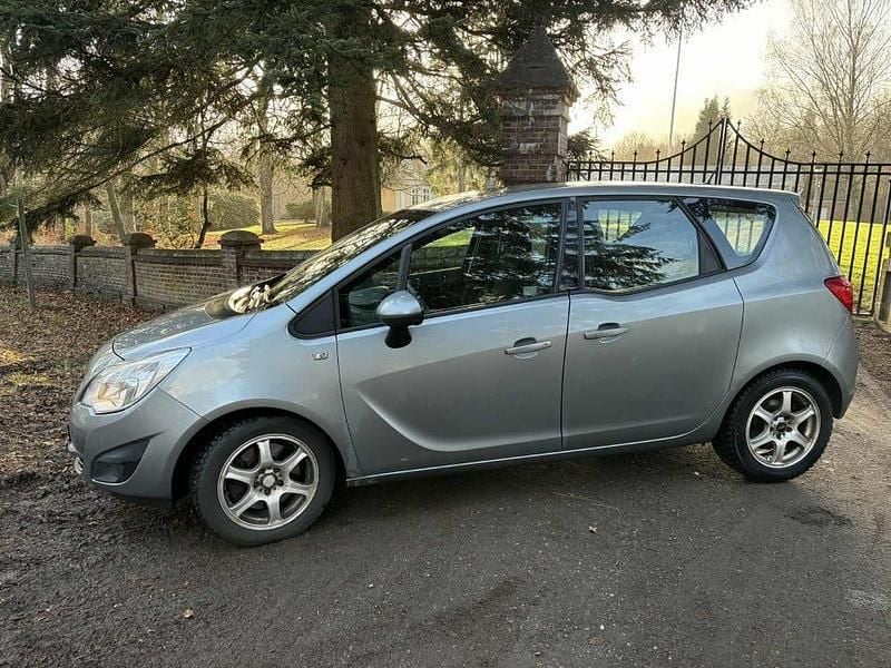 Begagnad 2011 Opel Meriva Minibuss | 38 000 kr (Superpris) - Bild 1/4