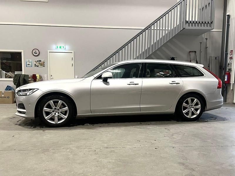 Begagnad Volvo V90 150 HK (110 kW) 2017 Kombi