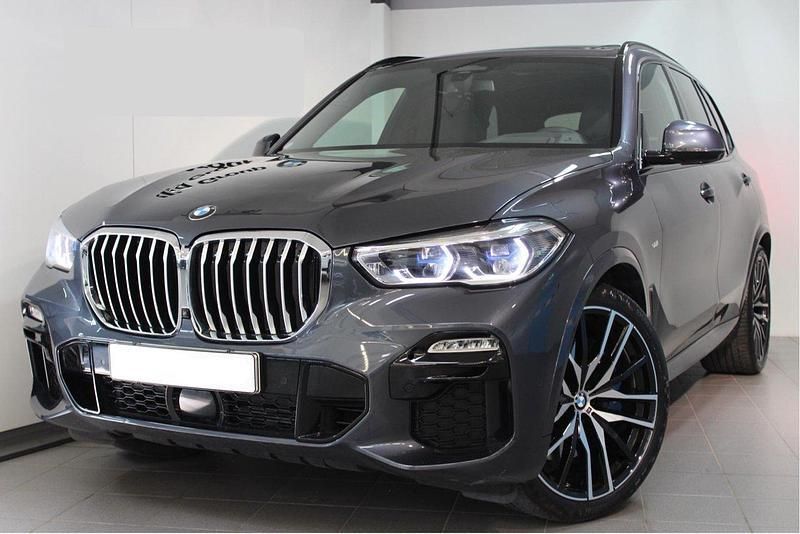 Grå Begagnad 2019 BMW X5 M Sport SUV | 630 000 kr (Bra pris) - Bild 1/4