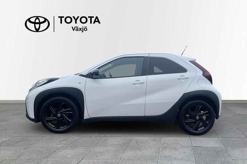 Begagnad Toyota Aygo X X-play 72 HK (52 kW) 2022 Vit SUV
