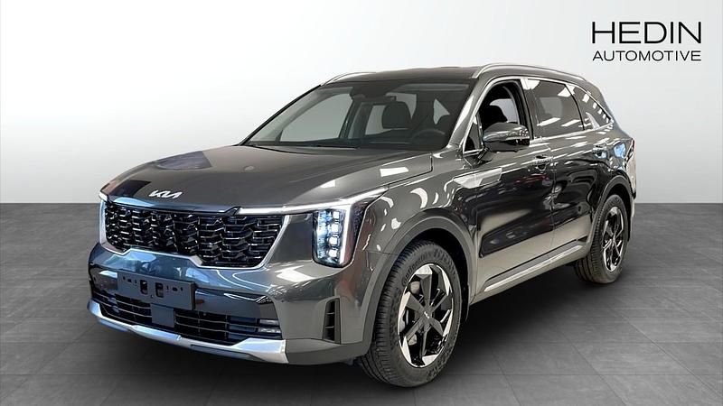 Grå (grey) Ny 2025 Kia Sorento Advance SUV | 692 900 kr (Dyr) - Bild 1/4