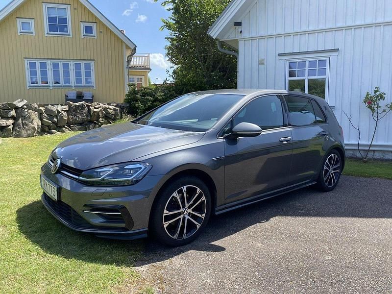 Grå Begagnad 2019 VW Golf VII GT Halvkombi | 184 000 kr (Marknadspris) - Bild 1/4