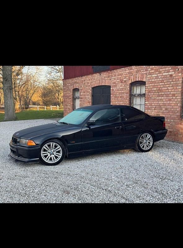 Begagnad BMW 320 150 HK (110 kW) 1995 Sportkupé