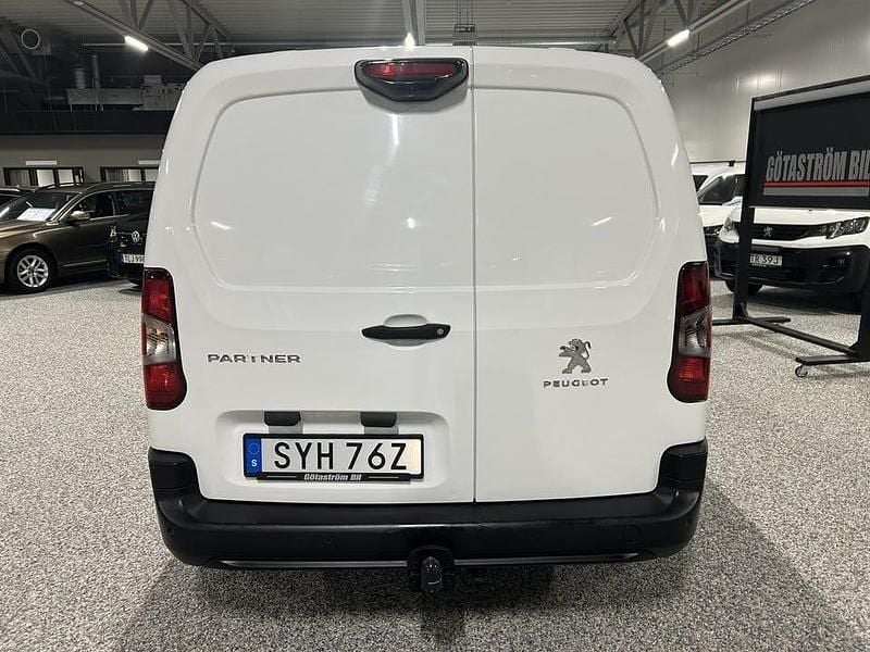 Begagnad Peugeot Partner 102 HK (75 kW) 2021 Vit Minibuss