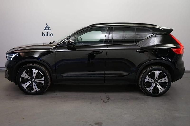Begagnad Volvo XC40 Core 185 kW (252 HK) 2022 Svart SUV