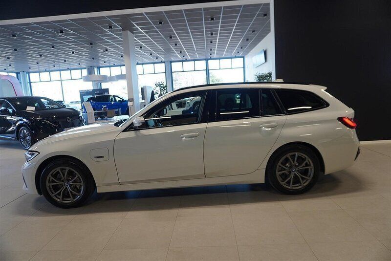 Begagnad BMW 330e Sport Line 184 HK (135 kW) 2021 Okänd Kombi