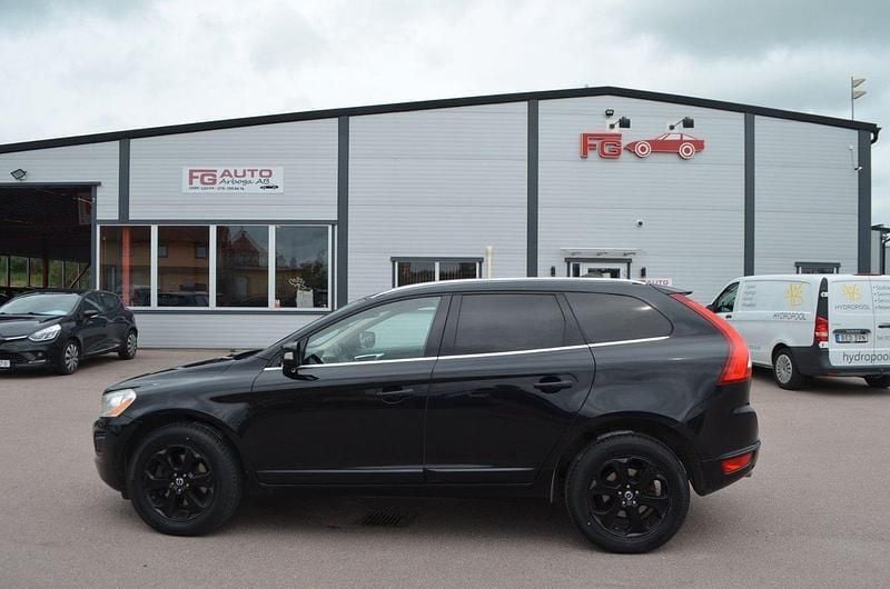 Svart Begagnad 2012 Volvo XC60 Summum SUV | 99 900 kr (Marknadspris) - Bild 1/4