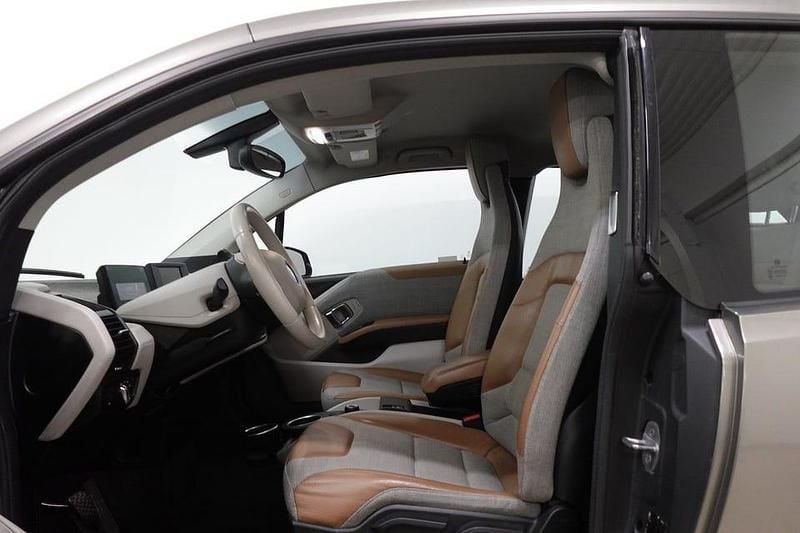 Begagnad BMW i3 Comfort Edition 125 kW (170 HK) 2016 Silver Halvkombi