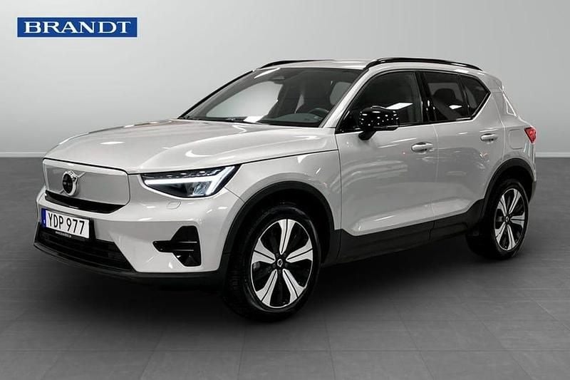 Silver Begagnad 2023 Volvo XC40 Core SUV | 329 900 kr - Bild 1/4