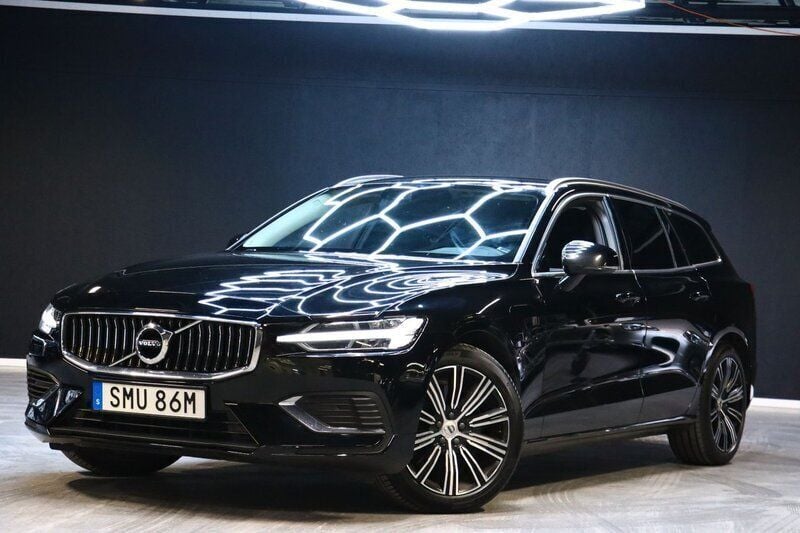 Svart Begagnad 2022 Volvo V60 Inscription Kombi | 309 900 kr (Bra pris) - Bild 1/4