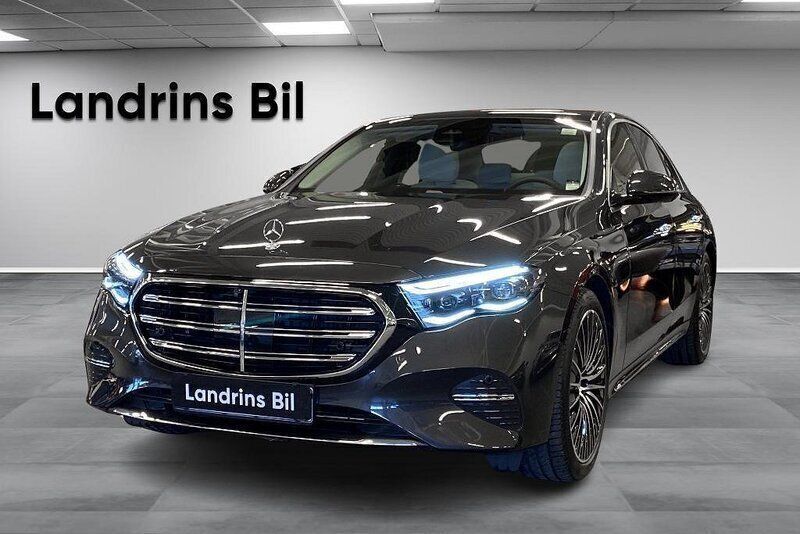 Grå Begagnad 2024 Mercedes E300 Premium Sedan | 789 000 kr (Marknadspris) - Bild 1/4