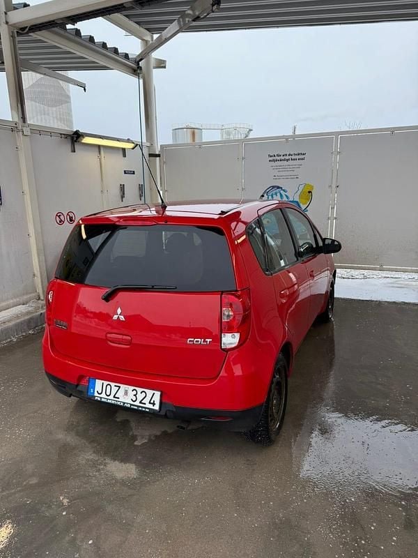 Begagnad Mitsubishi Colt 95 HK (69 kW) 2009 Halvkombi
