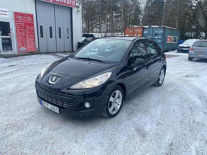 Begagnad Peugeot 207 68 HK (50 kW) 2012 Svart Halvkombi
